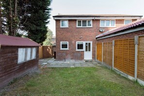 House, 2 Bedrooms, Balcony | Exterior - 2 Bedroom Holiday Home Eith 3 Beds & Sofa Bed Near Manchester City Stadium (Manchester)