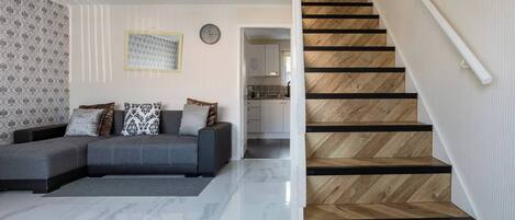 House, 2 Bedrooms, Balcony | Living room