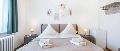 1 bedroom, WiFi, bed sheets