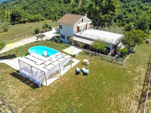 Seasonal outdoor pool - Casa Vacanze Il Vallo - Appartamenti con Piscine Indipendenti (Guardiagrele)
