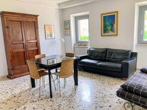 Apartment | Living area - Casa Vacanze Il Vallo - Appartamenti con Piscine Indipendenti (Guardiagrele)