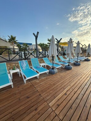 Deluxe-Bungalow, Meerblick | Terrasse/Patio