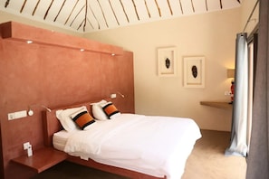 Biệt thự có thiết kế đặc sắc, sân hiên, quang cảnh hồ bơi | Truy cập Internet không dây miễn phí