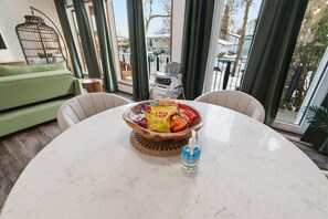 Interior - Mill - Cozy Main Floor Suite Near Whyte & Ravine (Edmonton)
