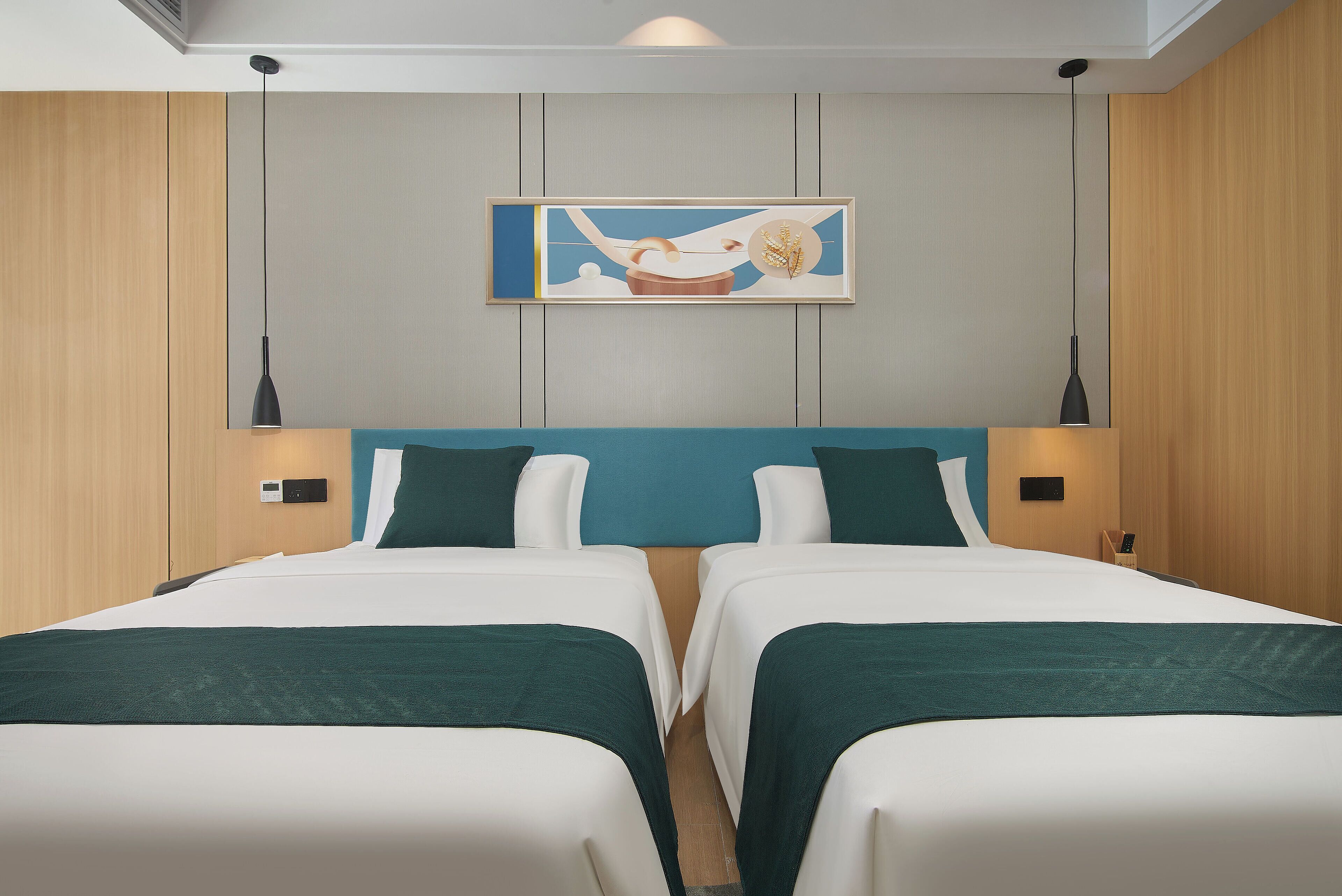 Laptop workspace, free WiFi