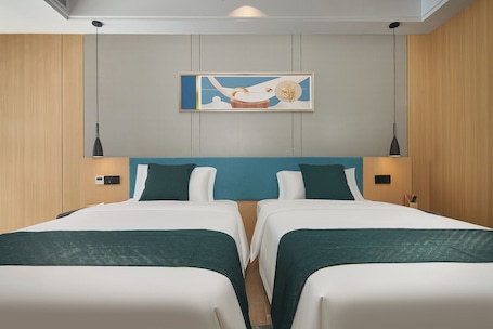 Laptop workspace, free WiFi