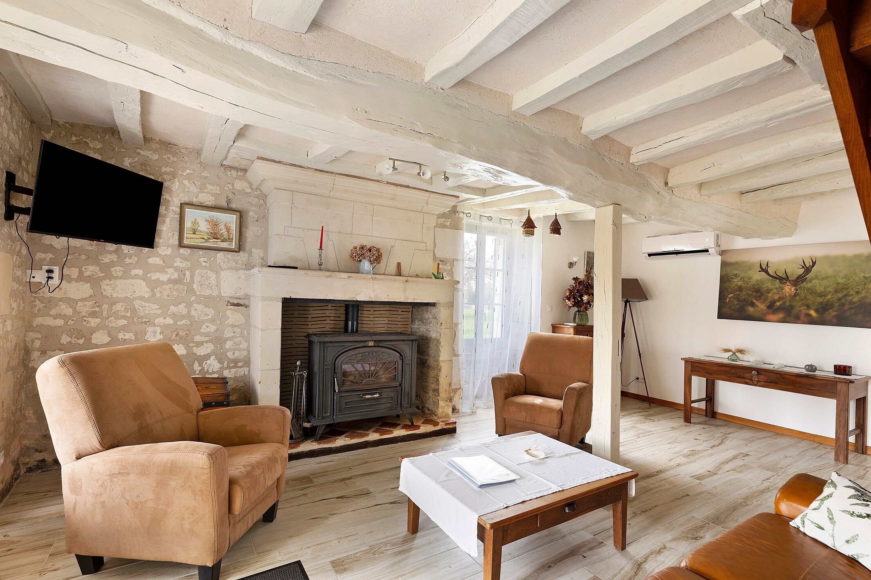 Televisión, chimenea