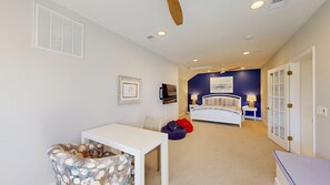 Desk, iron/ironing board, free WiFi, bed sheets - 3 Bedroom with Outstanding Golf Course Views (Hilton Head)