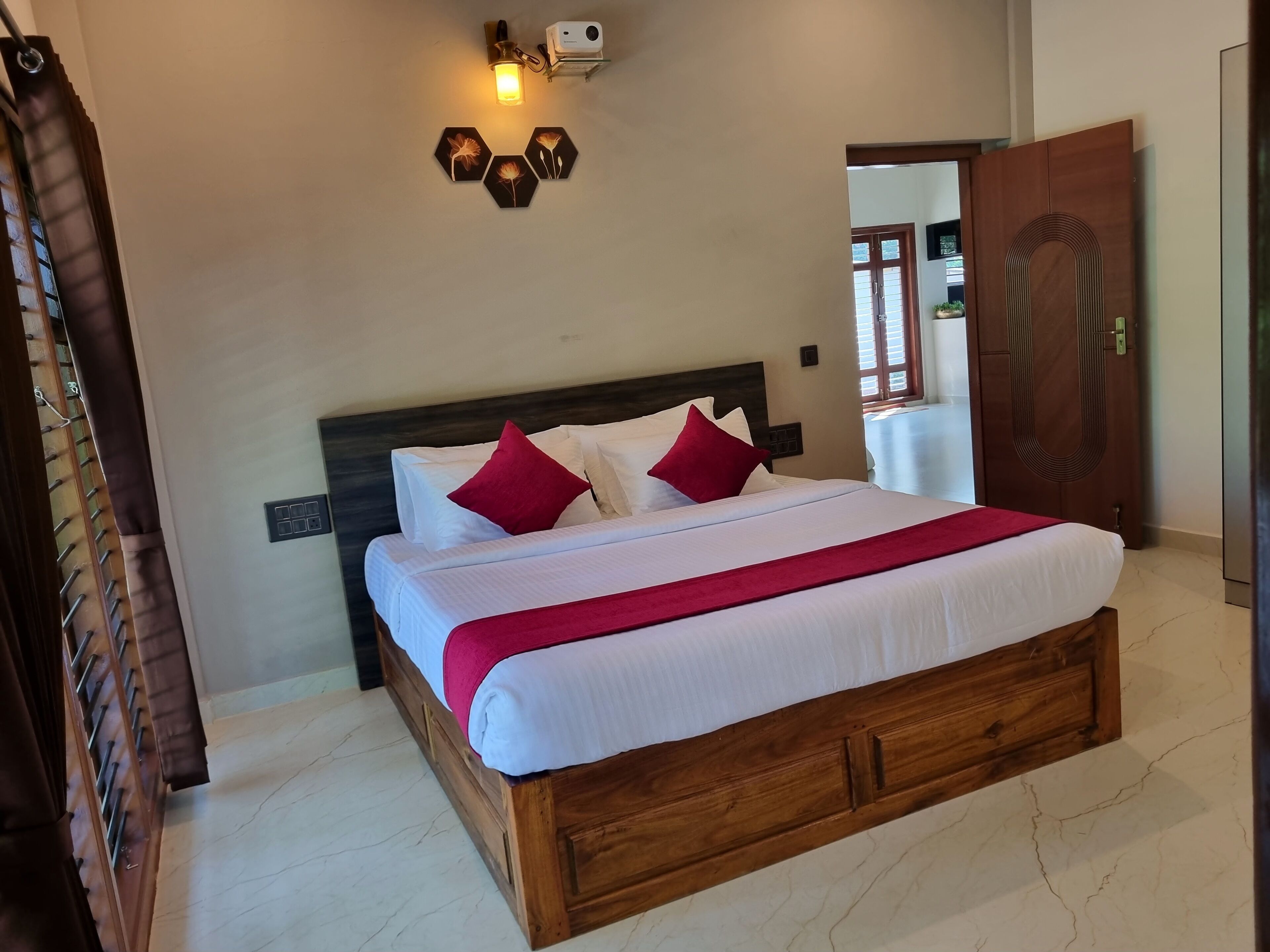 Deluxe-dobbeltværelse - balkon - udsigt til have | Gratis Wi-Fi