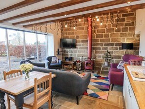 Living area - Chestnut Barn (Whitby)