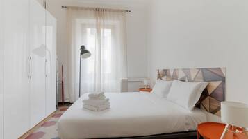 1 chambre, fer et planche Ă repasser