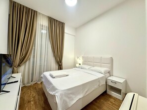 Bügeleisen/Bügelbrett, Internetzugang, Bettwäsche