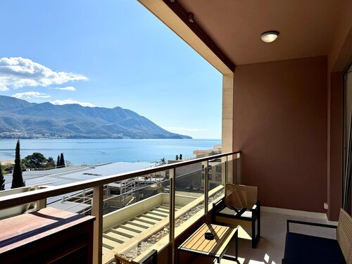 Stylish 2-bedroom sea view apartment in gorgeous Budva!