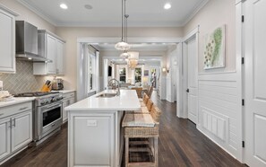 Fridge, microwave, oven, stovetop - Emerald Pearl In Watercolor, Pools & Golf Cart (Santa Rosa Beach)