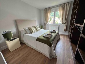 Fer et planche à repasser, Wi-Fi, draps fournis