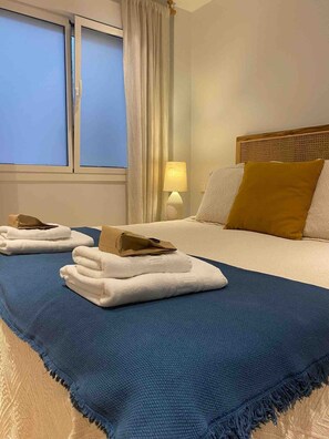 Iron/ironing board, WiFi, bed sheets