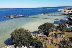 Beach nearby - 1 BR + Bunkroom Condo with Amazing Views of Lazy River and Gulf! (Fort Walton Beach)