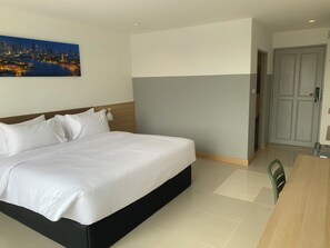 Habitación doble superior, vista a la ciudad | Wifi gratis