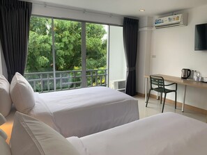 Habitación estándar con 2 camas individuales, vista a la ciudad | Wifi gratis