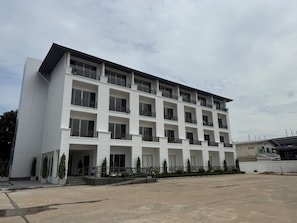 Mặt tiền nơi lưu trú