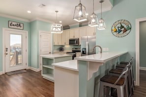 Fridge, microwave, stovetop, dishwasher