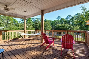 Property grounds - Bright and Charming Retreat • Close to Island Attractions (Dauphin Island)