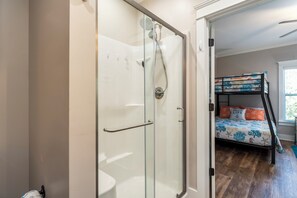 Hair dryer, towels - Bright and Charming Retreat • Close to Island Attractions (Dauphin Island)