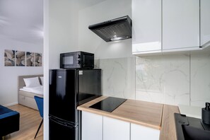 Studio | Private kitchenette | Coffee/tea maker, electric kettle - RentPlanet - Studio Oleśnicka (Wrocław)