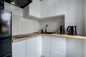 Studio | Private kitchenette | Coffee/tea maker, electric kettle - RentPlanet - Studio Oleśnicka (Wrocław)