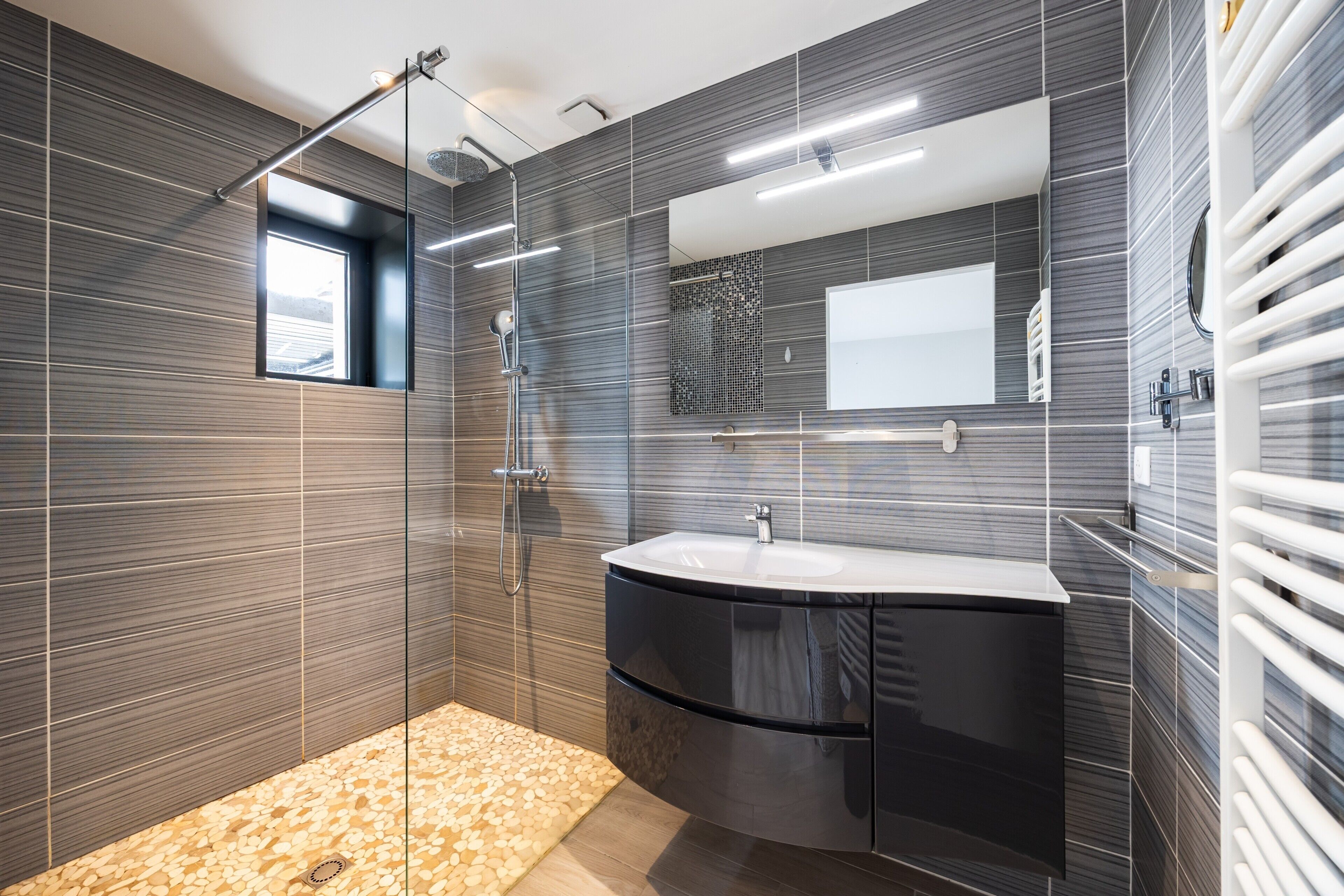 Douche, séchoir à cheveux