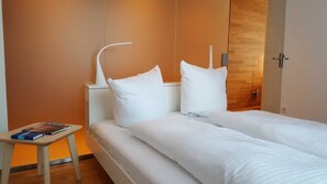 WiFi, bed sheets - Central, modern 2-room apartment in Berlin Mitte, accessible without steps (Berlin)