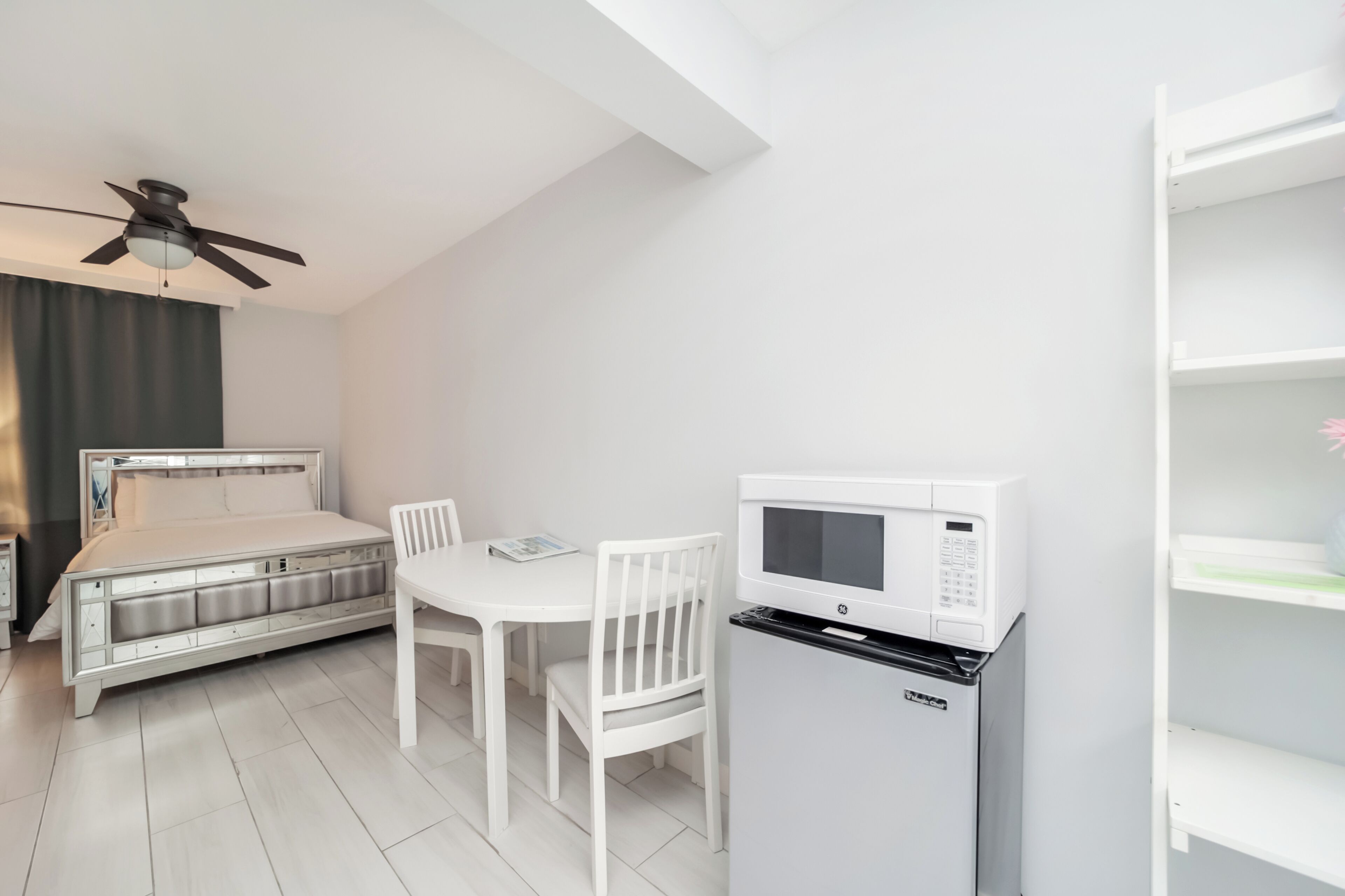 標準雙人房, 2 張標準雙人床, 簡易廚房 (Self check-in) | 客房內保險箱、遮光布/窗簾、熨斗/熨衣板、免費無線上網