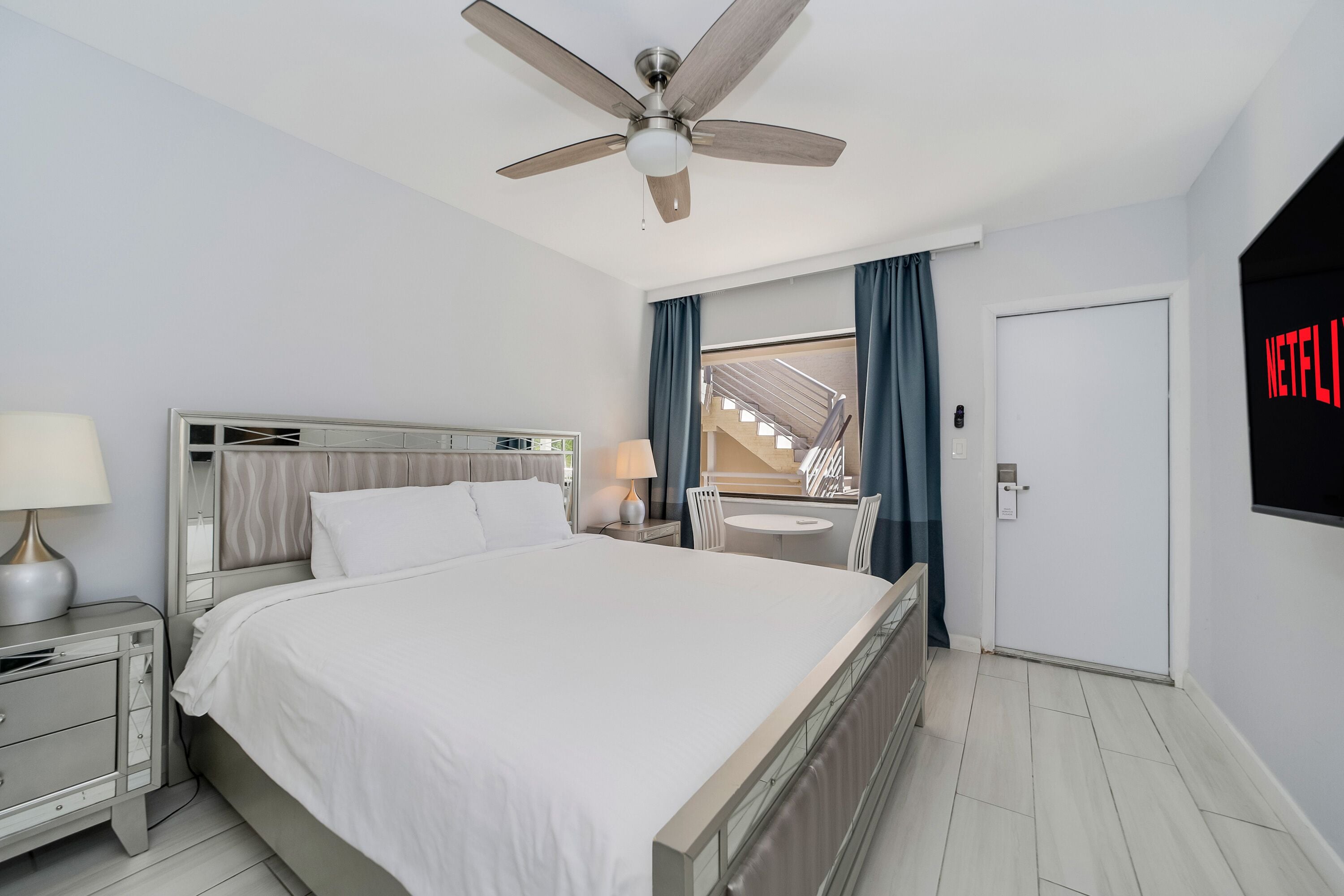 標準客房, 1 張特大雙人床, 簡易廚房 (Self check-in) | 客房內保險箱、遮光布/窗簾、熨斗/熨衣板、免費無線上網