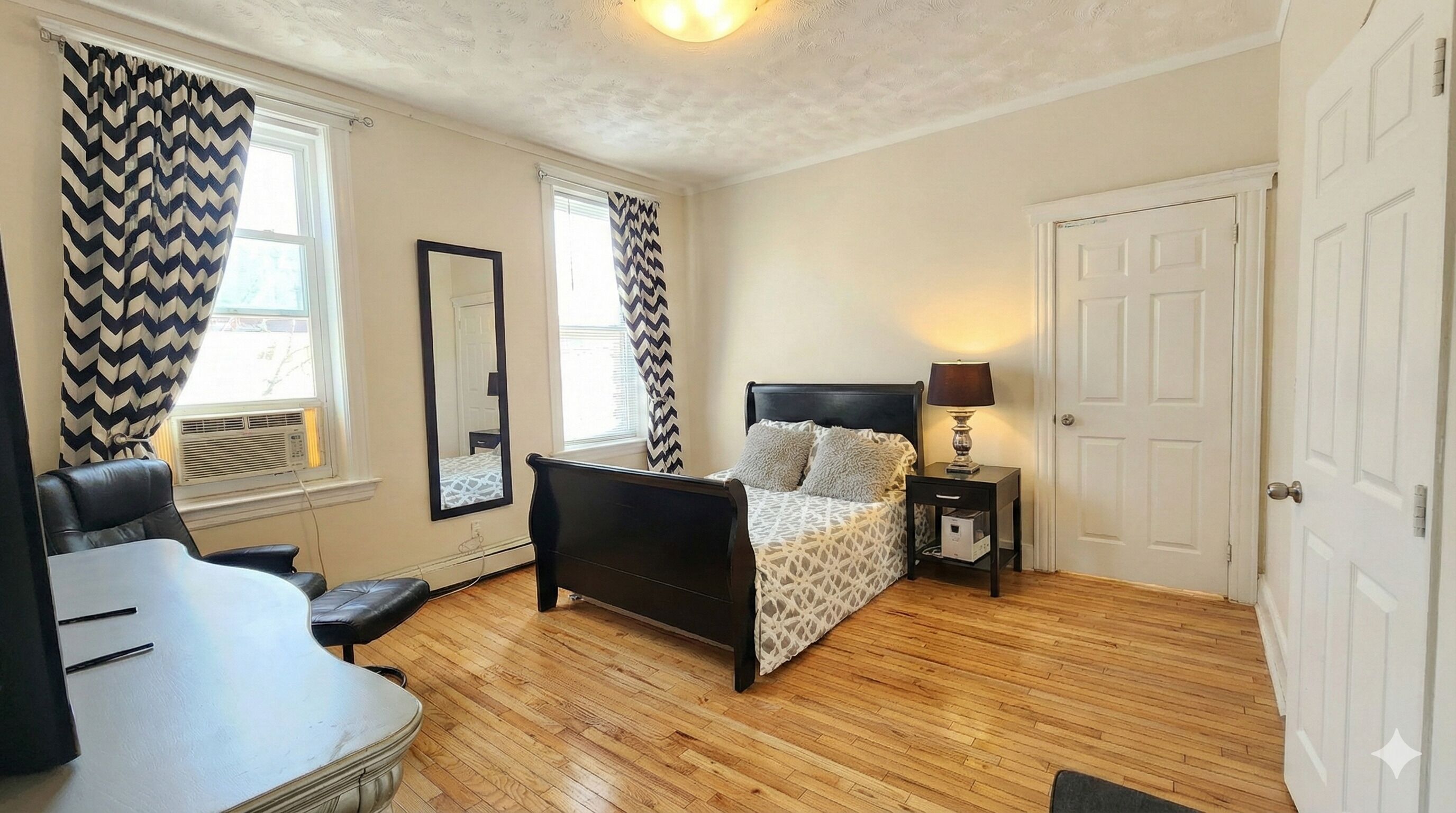 Fer et planche à repasser, Wi-Fi, literie fournie