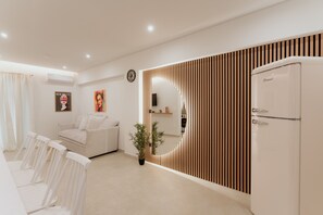 Interior - 1BR Designer Suite Homey Feel Near Metro (Athens)