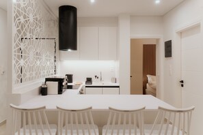 Fridge, microwave, oven, stovetop - 1BR Designer Suite Homey Feel Near Metro (Athens)