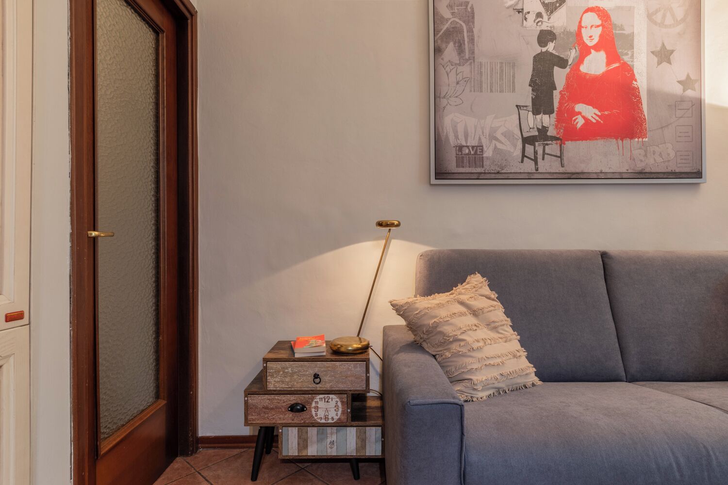 Leilighet – basic, balkong | Oppholdsområde | En 35-centimeters TV med digitale kanaler