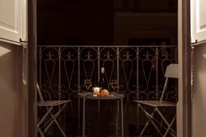 Dining - Apartment 'Loft Giulia' with Sea View Balcony in Central Avola (Avola)