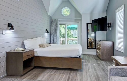 Poconos Resort Villa – Summer Week – Sleeps 6 – Family Friendly