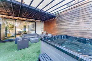 Terrace/patio - Apartment 'Loft Loc 25 M2 Quiet House' with Private Terrace, Wi-Fi and Air Conditioning (Les angles)