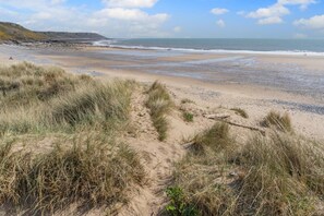 Beach - 3 Bed in Horton (oc-s30500) (Port Eynon)