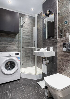 Leilighet, kjøkken | Bad