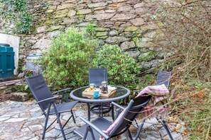 Outdoor dining - 2 Bed in Polruan (oc-g30534) (Fowey)