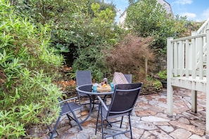 Outdoor dining - 2 Bed in Polruan (oc-g30534) (Fowey)