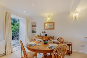 Dining - 2 Bed in Polruan (oc-g30534) (Fowey)