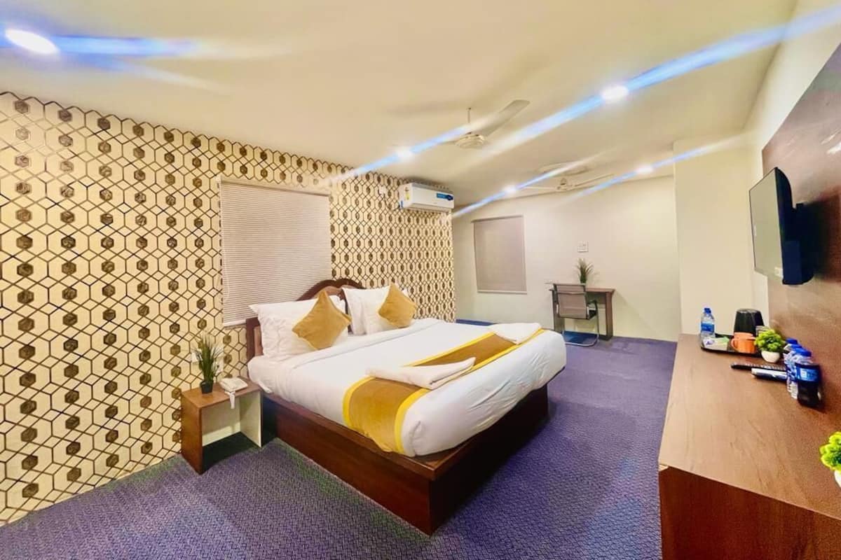 Habitación doble Deluxe, 1 cama King size | Escritorio y wifi gratis