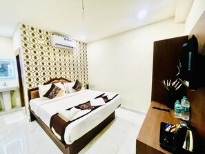 Habitación doble Deluxe, 1 cama King size | Escritorio y wifi gratis