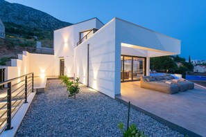Terrace/patio - Luxury Seaview Villa with Jacuzzi (Dalmatia County)