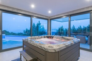 Interior - Luxury Seaview Villa with Jacuzzi (Dalmatia County)
