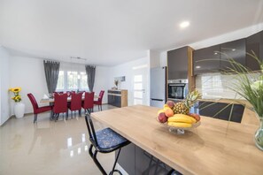 Dining - Paradise Villa in the Countryside (Split-Dalmatia County)